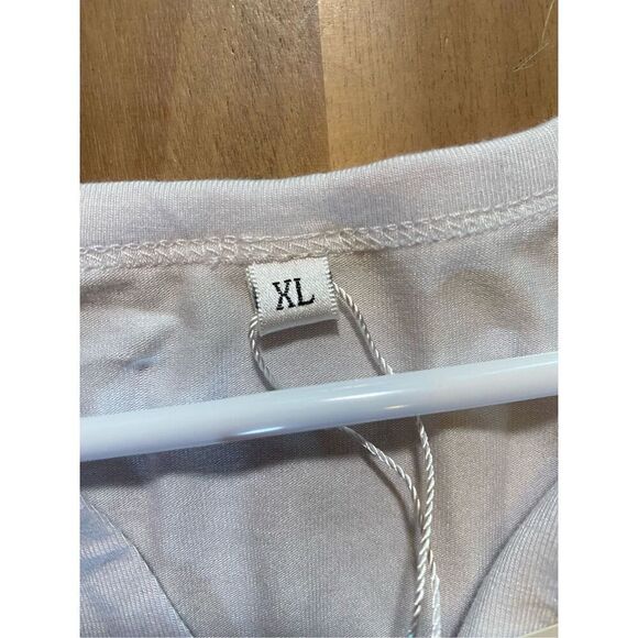 NWT Shijiali V-Neck Button Top - Picture 4 of 7